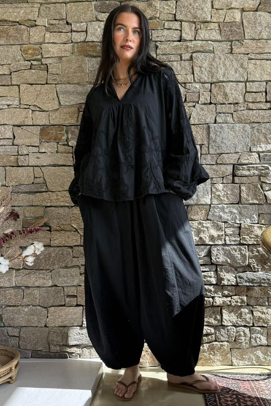 Ida Embroidered Smock Blouse Black /17=
